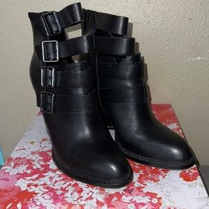 Chinese Laundry 4buckle bootie